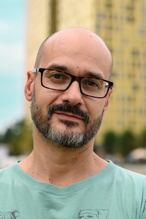 Umetna inteligenca in prevodna književnost v šolah in knjižnicah 2 Iztok Ilc Foto Vid Breocnik izrez1 Small