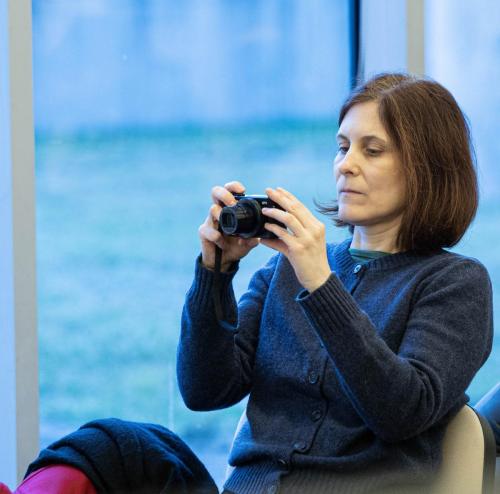 Prevajati smeh Anja Naglic