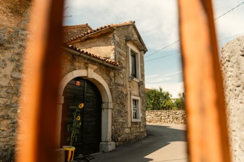 Volcji grad Rezidenca Klemen Golob 25 Small